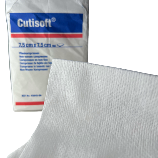 Cutisoft sårkompress. Av BSN medical. Säljs av Wandersson Sports